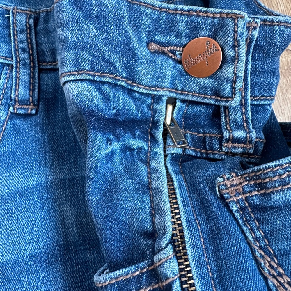 Slim fit Women’s Wrangler Overalls - Picture 4 of 7